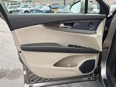 2020 Lincoln Nautilus Reserve