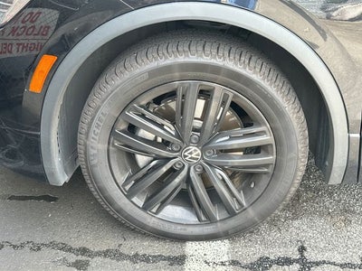 2022 Volkswagen Tiguan 2.0T SE R-Line Black