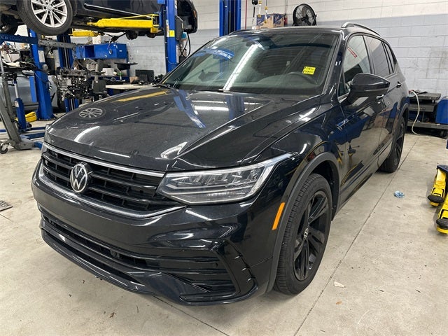 2024 Volkswagen Tiguan 2.0T SE R-Line Black