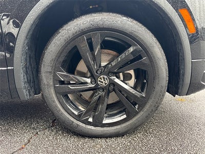 2024 Volkswagen Tiguan 2.0T SE R-Line Black