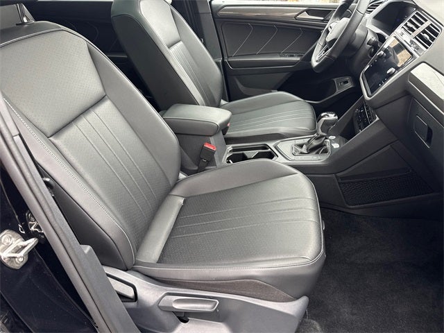 2024 Volkswagen Tiguan 2.0T SE R-Line Black