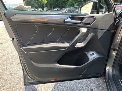 2024 Volkswagen Tiguan 2.0T SE R-Line Black