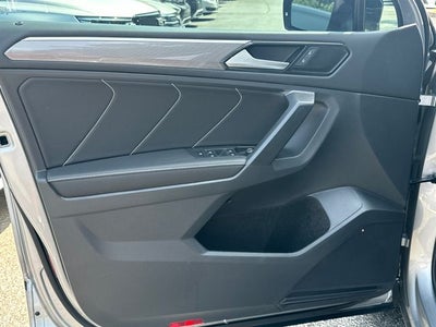 2023 Volkswagen Tiguan 2.0T SE R-Line Black
