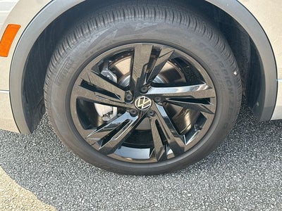 2023 Volkswagen Tiguan 2.0T SE R-Line Black