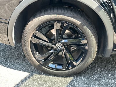 2024 Volkswagen Tiguan 2.0T SE R-Line Black