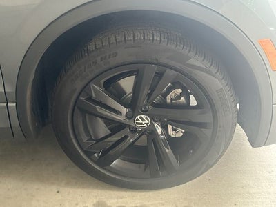 2024 Volkswagen Tiguan 2.0T SE R-Line Black