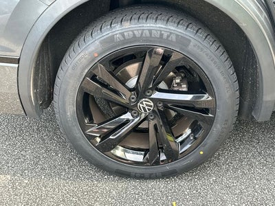 2023 Volkswagen Tiguan 2.0T SE R-Line Black