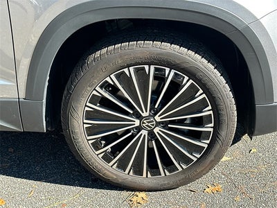 2025 Volkswagen Taos 1.5T SE