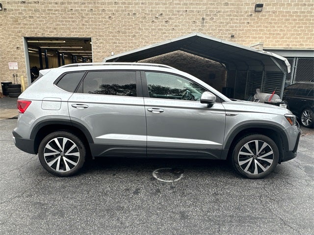 2024 Volkswagen Taos 1.5T SE