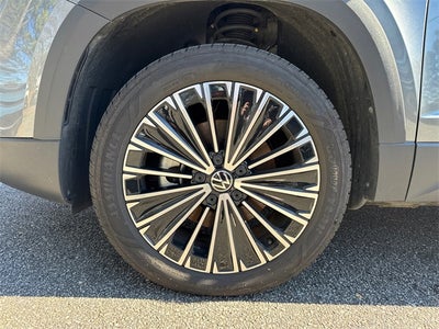 2025 Volkswagen Taos 1.5T SE