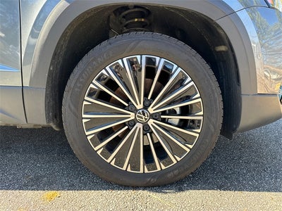 2025 Volkswagen Taos 1.5T SE