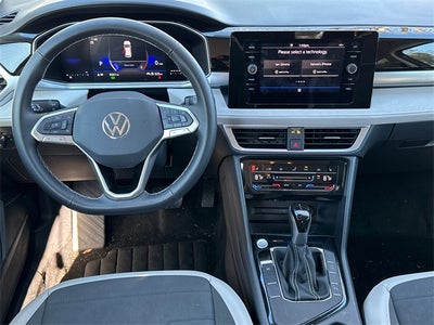 2025 Volkswagen Taos 1.5T SE