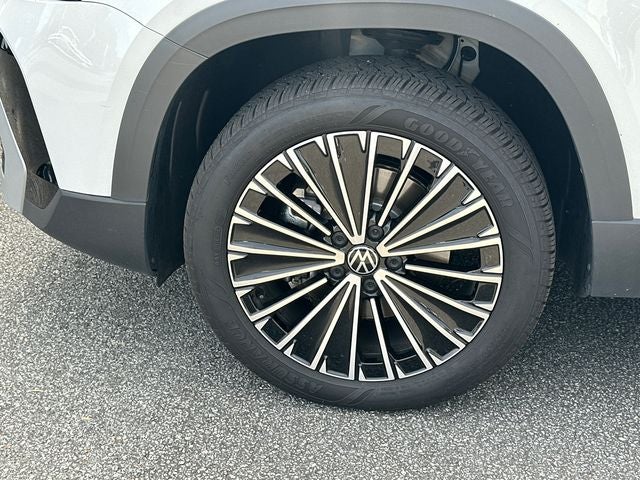 2025 Volkswagen Taos 1.5T SE