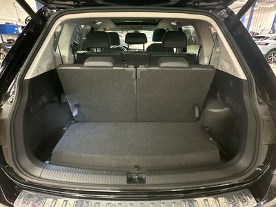 2024 Volkswagen Tiguan 2.0T Wolfsburg Edition