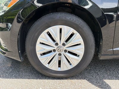 2019 Volkswagen Jetta Base