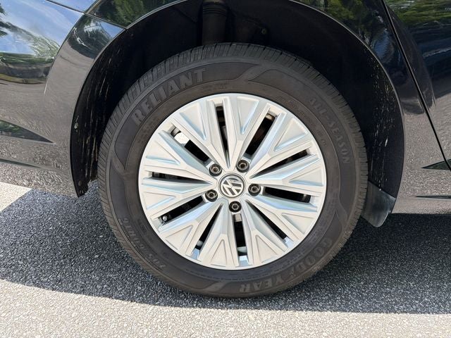 2019 Volkswagen Jetta Base