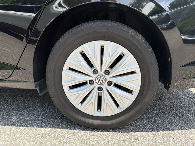 2019 Volkswagen Jetta Base