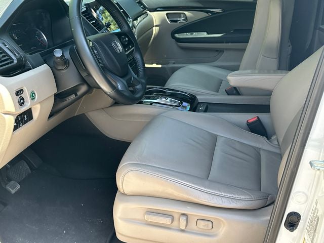 2021 Honda Pilot Touring 7 Passenger