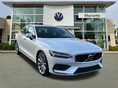 2021 Volvo S60 T6 Momentum