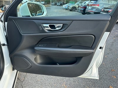 2021 Volvo S60 T6 Momentum