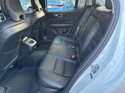 2021 Volvo S60 T6 Momentum