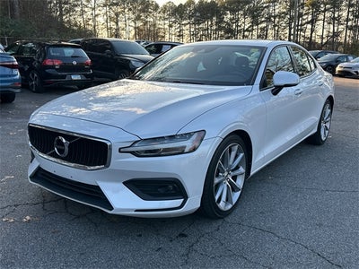 2021 Volvo S60 T6 Momentum