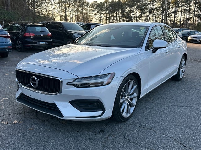 2021 Volvo S60 T6 Momentum