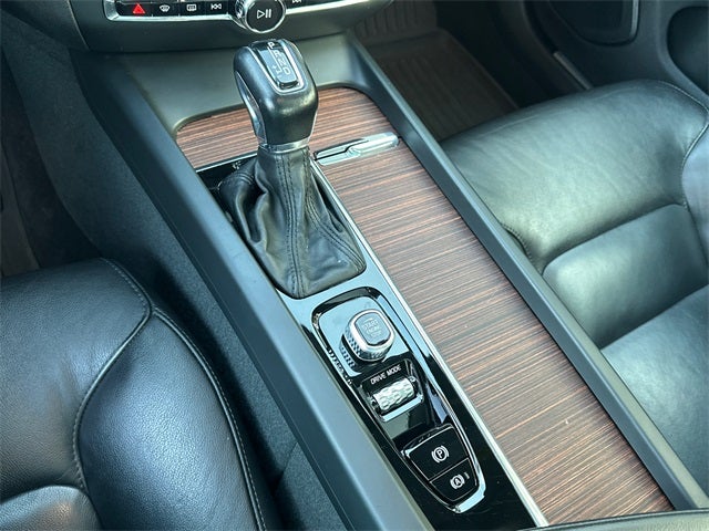 2021 Volvo S60 T6 Momentum