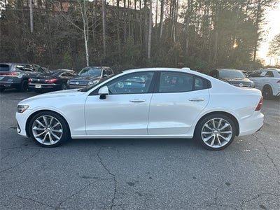 2021 Volvo S60 T6 Momentum