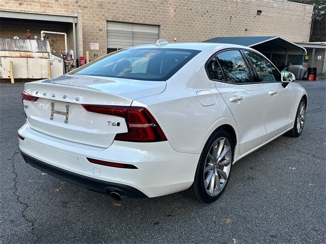 2021 Volvo S60 T6 Momentum