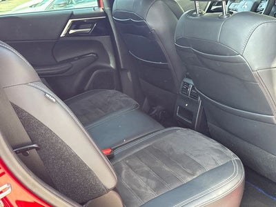 2023 Mitsubishi Outlander PHEV Base