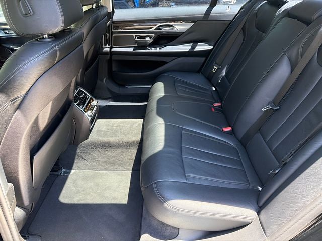 2019 BMW 7 Series 740i