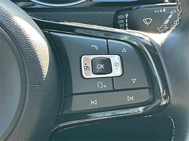 2017 Volkswagen Golf R DCC & Navigation 4Motion 4Motion