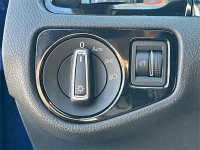 2017 Volkswagen Golf R DCC & Navigation 4Motion 4Motion