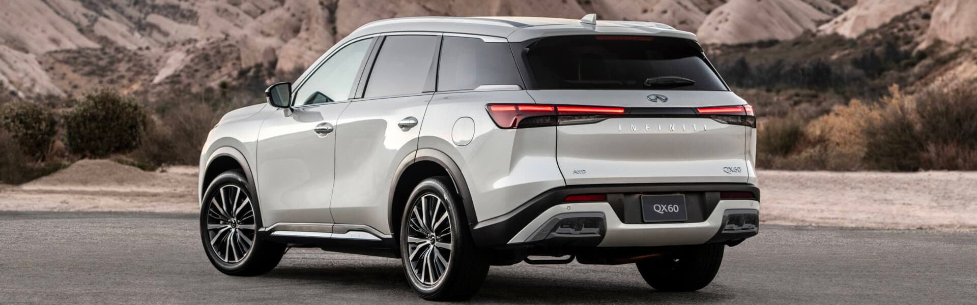 2025-INFINITI-XQ60 running on road